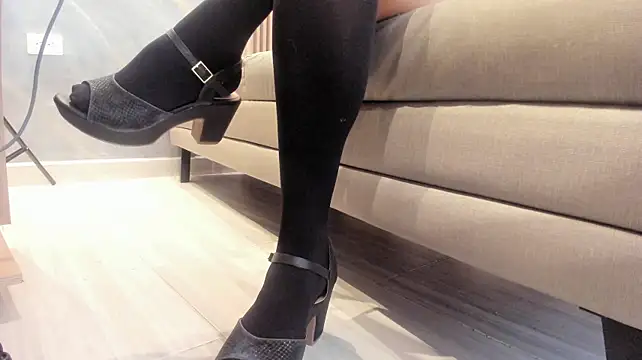 Erikalatinahot - happy day goddess