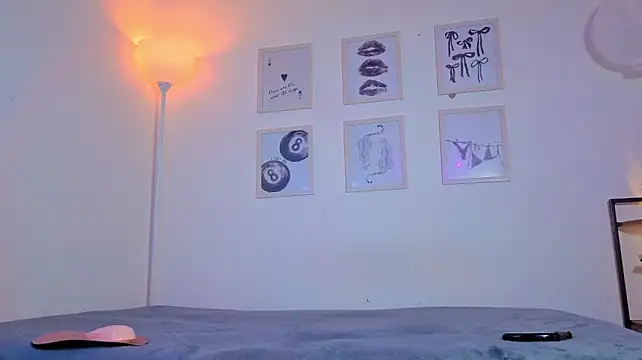 Cattaleya02 - show ass with oil