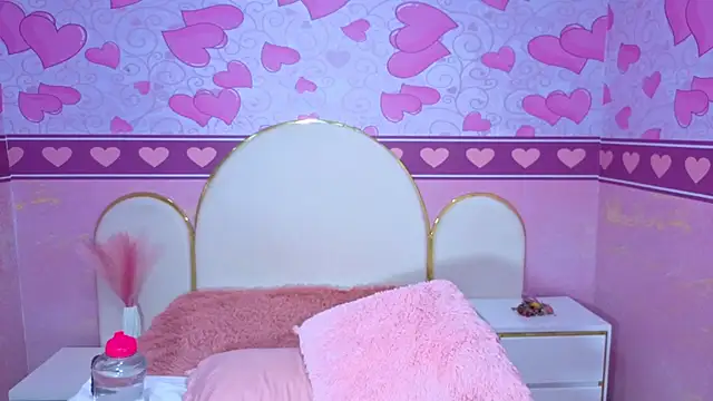 RUTHH_BUSTY69 - I rub my pussy against the pillow💦🥵