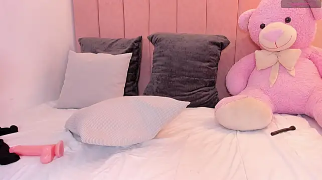 Chelsea_estel - 🍑Spanks Ass x 10🍑