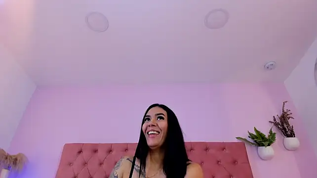 Chloee_Diamond_ - two fingers in her pussy