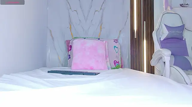 Mia_099 - Three fingers in my pink pussy+ cum 🍦🌸