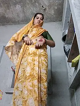 Hot_kamla