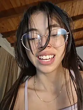 Elizabeth_Parker_Of - fingering + spits boobs