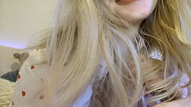 Velvet_kissx - How about some wetness?Booom 💦 😈 👄 🎇