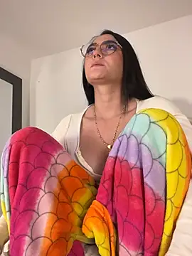 Juli_V29 - take off bra