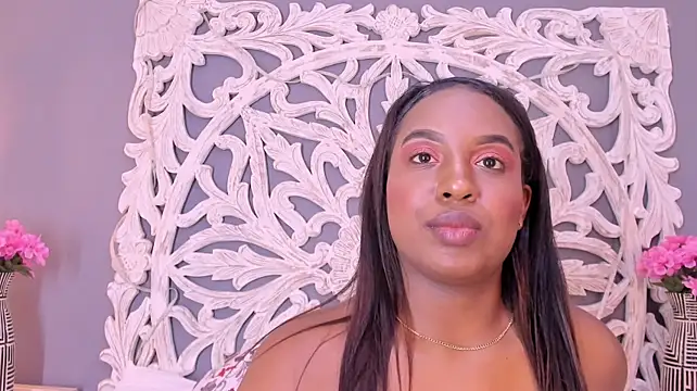Kiarawilliams_ - OIL UP ASSCHEEKS