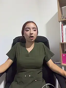 Carithooo - Uncover my tits in front of my friends