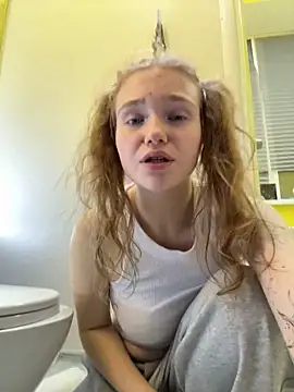RussianWoman - Spread🍑tight ass🍑and touch🍑asshole🍑