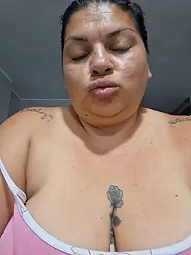 Juli_grandestetas - Heat my pussy flash tits
