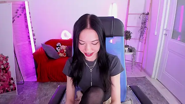 EvieLane - Wear High Heels