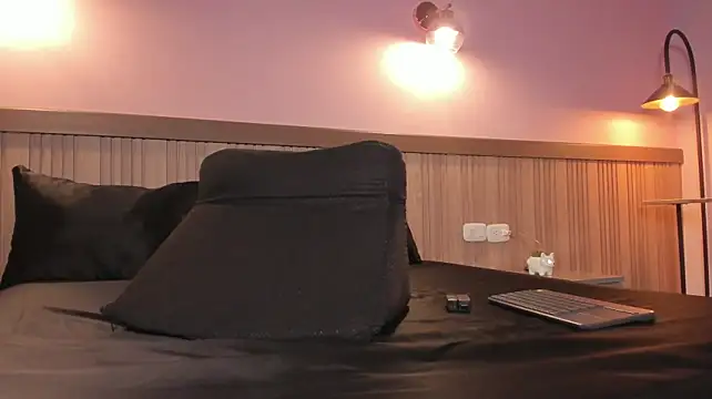 Lupeebony - 2 fingers in the ass🥵