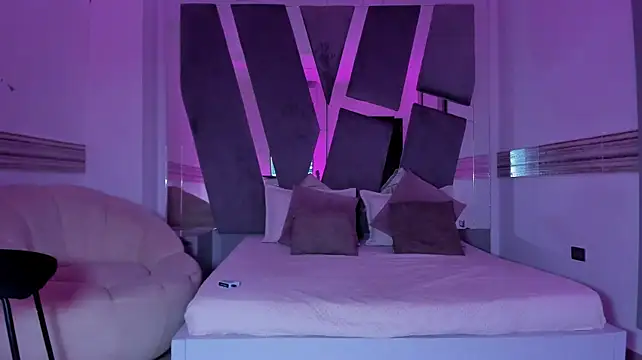 Aurora_Luxure - three fingers in the pussy ❤️🥵