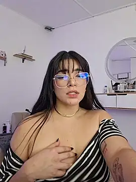 Lia_flowers - PLAY WITH MY BODY AND GET WET