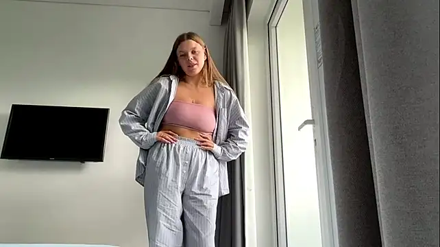 AmieLendor - A video fucked my pussy doggy style