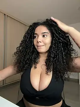 Curlyierr - UNDRESS AND GET NAKED