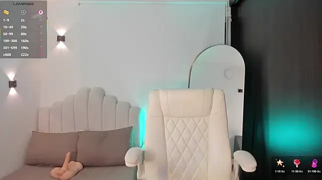 AmberLewis_ - Full Naked + Spanks Ass