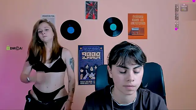 Aria_wild_ - Flash boobs