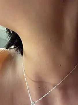 SeleneHale - Get naked and oil ass and body