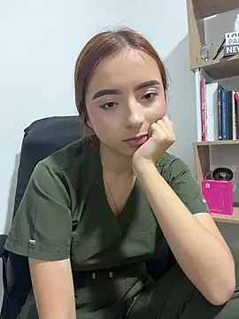 Carithooo - Uncover my tits in front of my friends