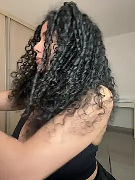 Curlyierr - UNDRESS AND GET NAKED