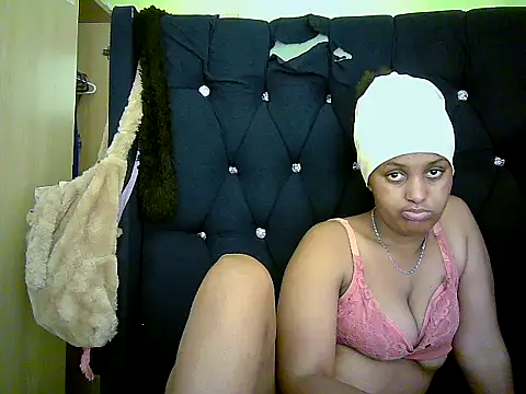 Swthoney12 - am new make me cum love........