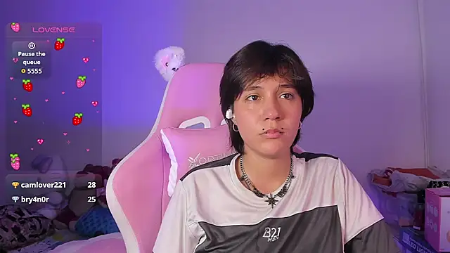 Tsuki_Maru - We want to see you in a dress, Maru! 👗