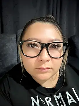 Kharla_Marin - Pussy zoom spit it delicious😈