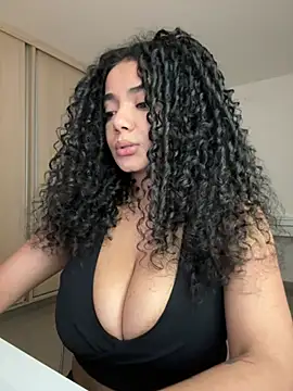 Curlyierr - UNDRESS AND GET NAKED