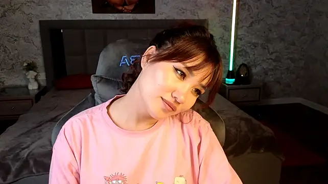 Yukiya_sunshine - suck your finger+look into the camera
