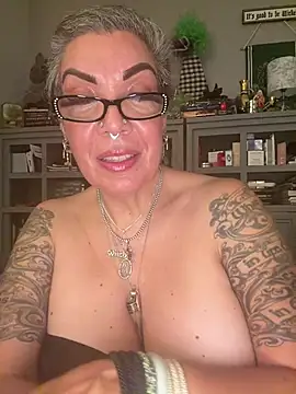 Dieseldame1313 - Hey guys topless dance