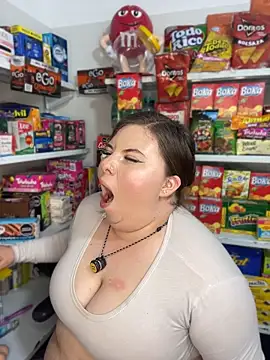 Kitty__pinnk - wet kitty's shirt