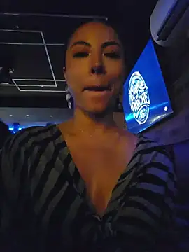 Karen_San_Miguel - Play nipple in bar + sent hot video 😈
