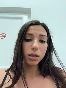 -_MiaQueen_- - Finger pussy unlock door 🤯