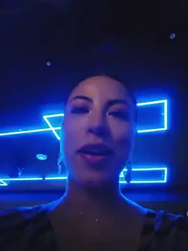 Karen_San_Miguel - Play nipple in bar + sent hot video 😈