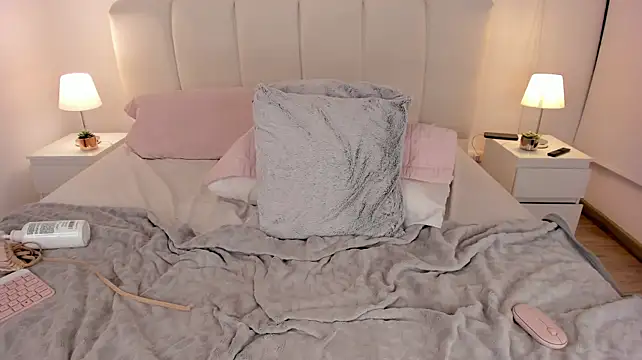 Miss_sofyy - all naked and oil breats