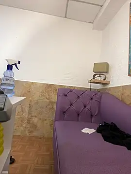 Aylin_arabic - showing off tits and massaging them