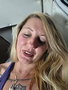 SheIsSomething - Squirt outside at truckstop