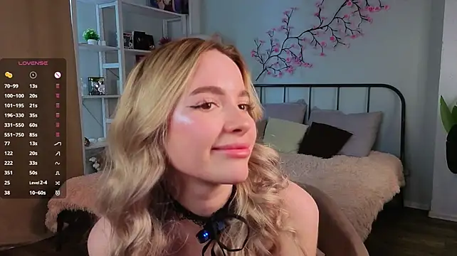 TashiaBosack - FLASH BOOBS