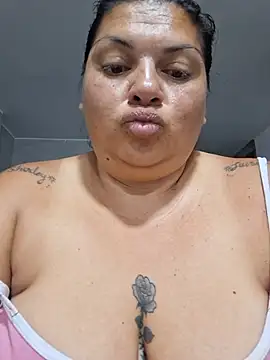 Juli_grandestetas - Heat my pussy flash tits