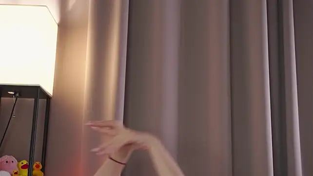 LoveSeekins - ride a pillow to wet my panties