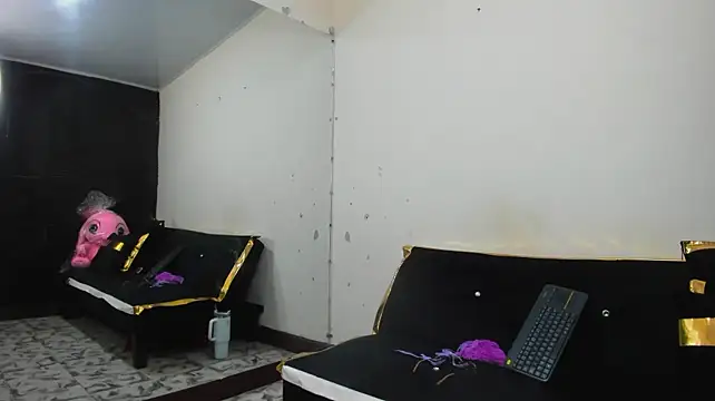Lynn_Jones - oild ass