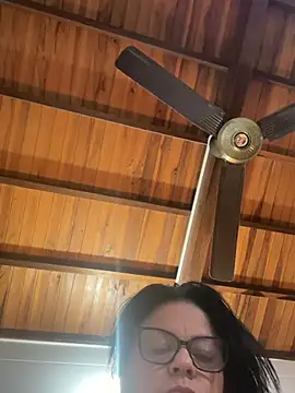 Sharongirl07 - Toy control un tío squirt