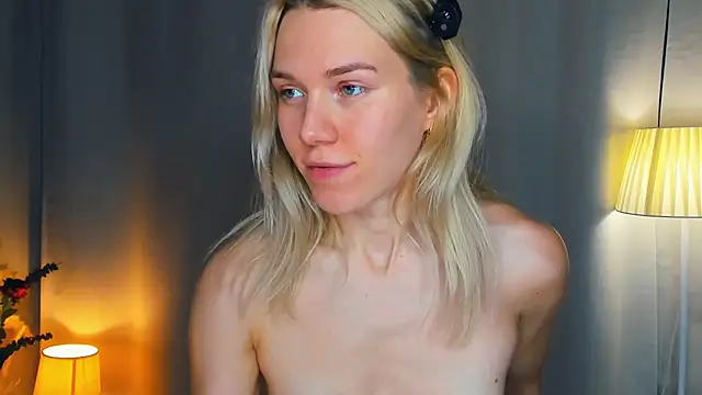 DianeHonnette - Teasing u with panties very dangerously