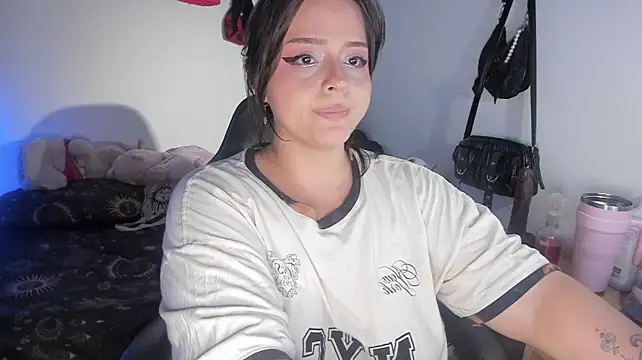 _iamrousie_ - close up pink pussy in missionary