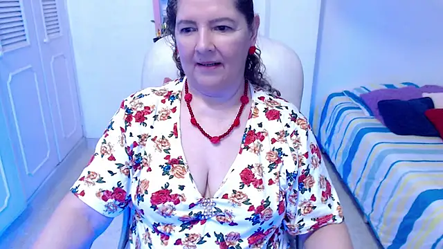 Leonela_69 - mommy is horny come play with me