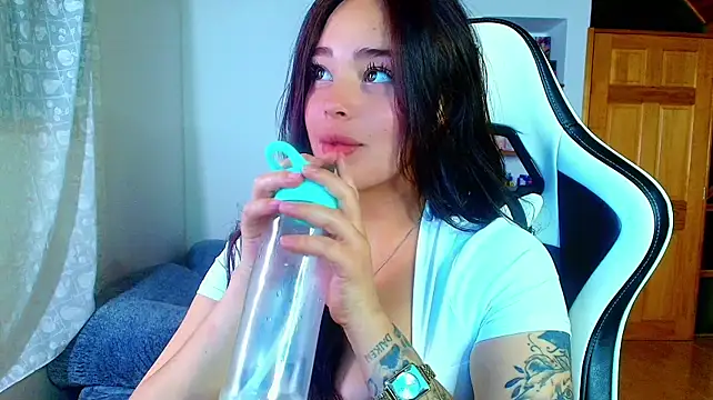 Nicolthompsonn - SHOW TITS