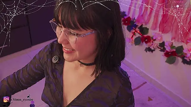 Moon_eyes - Oil in your ass 🤤