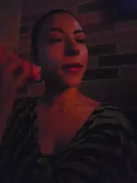 Karen_San_Miguel - Play nipple in bar + sent hot video 😈