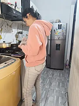 Kingofqueenxxx - He cums inside my pussy.